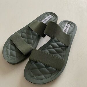 Steve Madden olive green sandals
